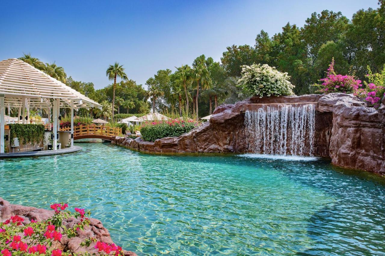 The Ritz-Carlton, Doha Hotel Ngoại thất bức ảnh The Falls at Encore