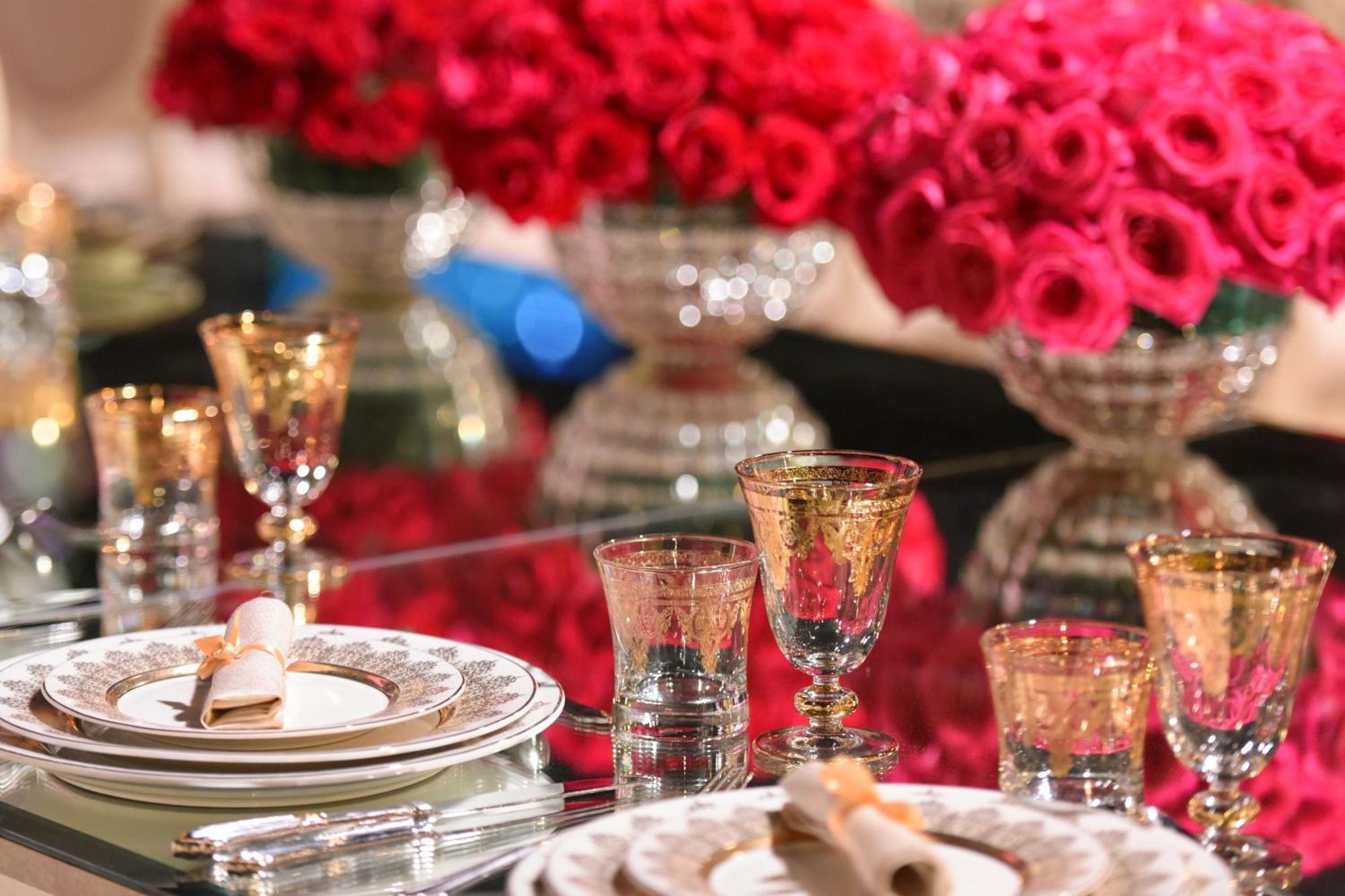 The Ritz-Carlton, Doha Hotel Ngoại thất bức ảnh A table set for a formal dinner