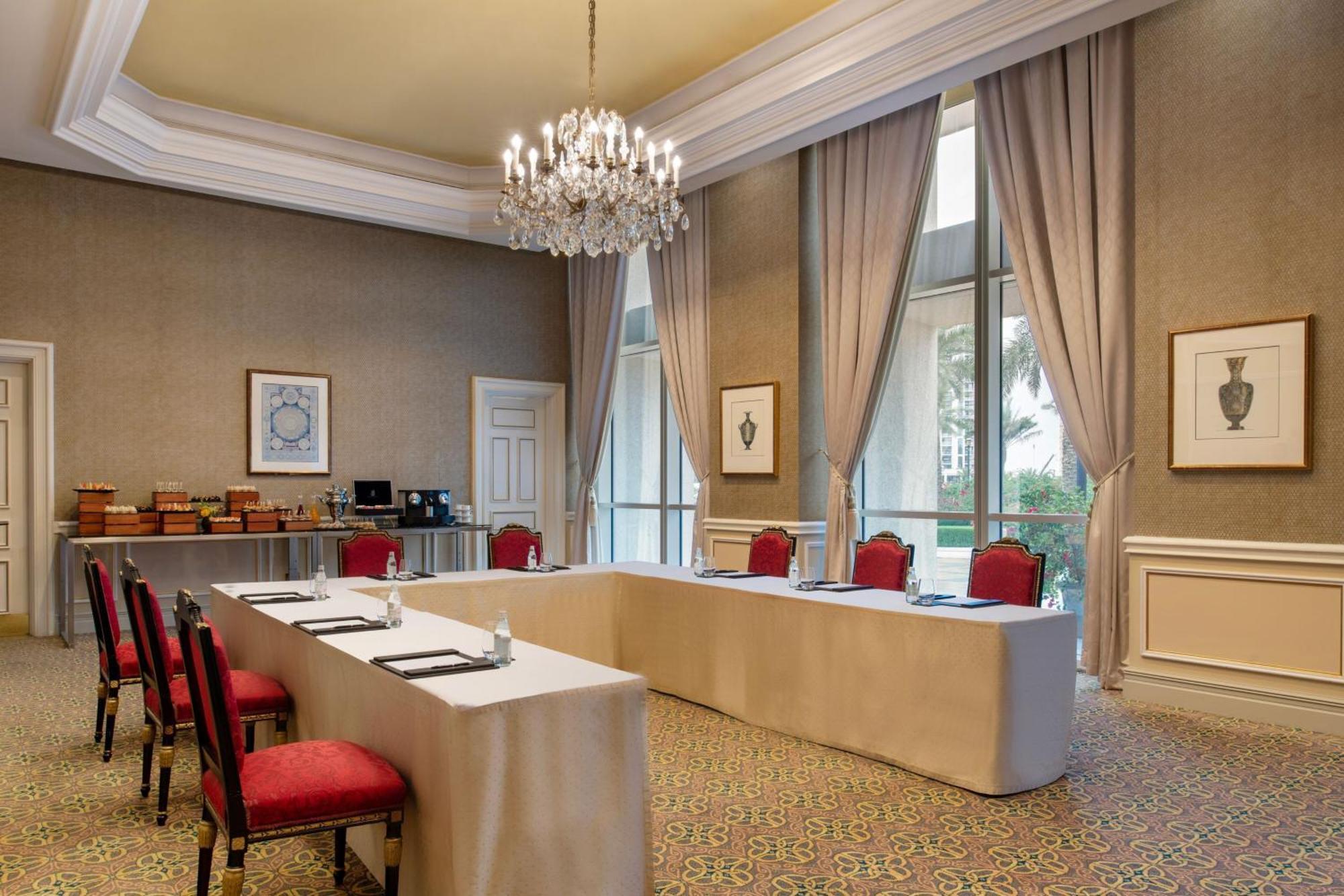 The Ritz-Carlton, Doha Hotel Ngoại thất bức ảnh The meeting room
